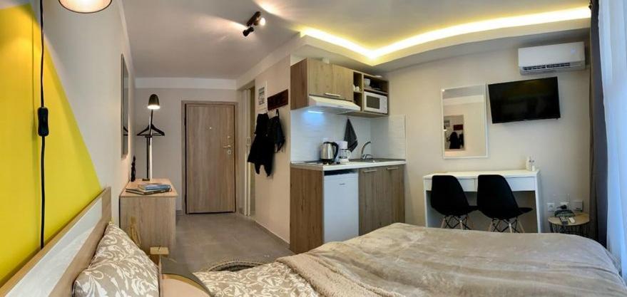 Center Deluxe Studio Thessaloniki Exterior photo